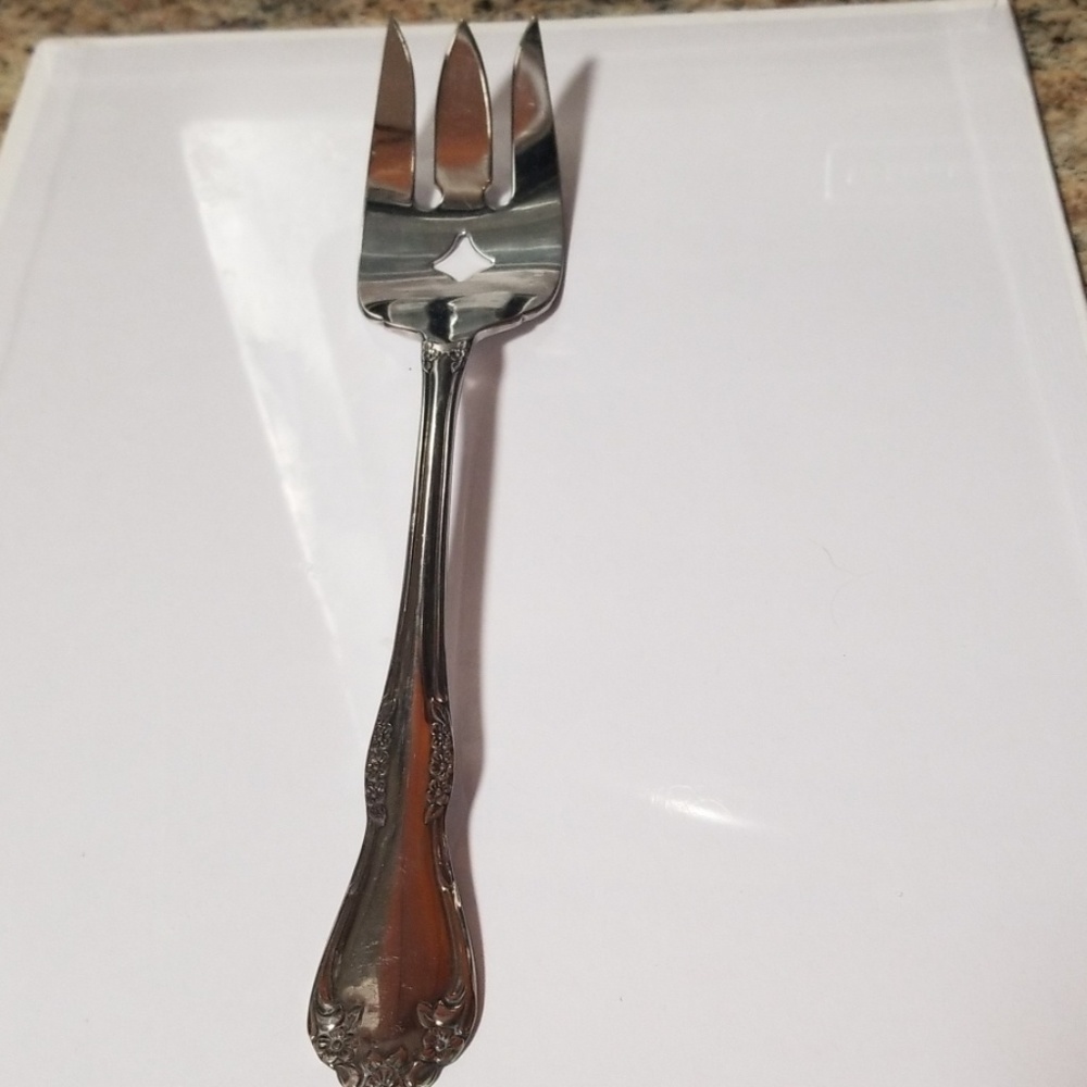 Wm. A Rogers delx stainless Oneida fork